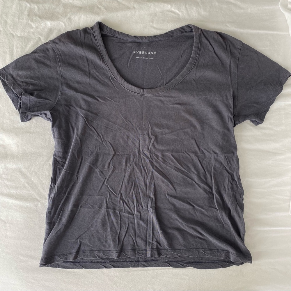 COPY - Everlane Scoop neck air tee, dark purplish-grey, Size xs